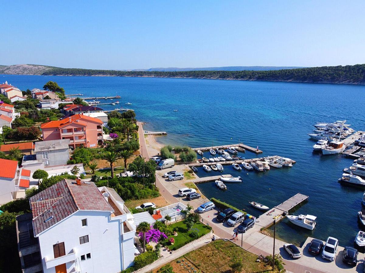Apartments Near The Sea Barbat Barbat na Rabu Exterior photo